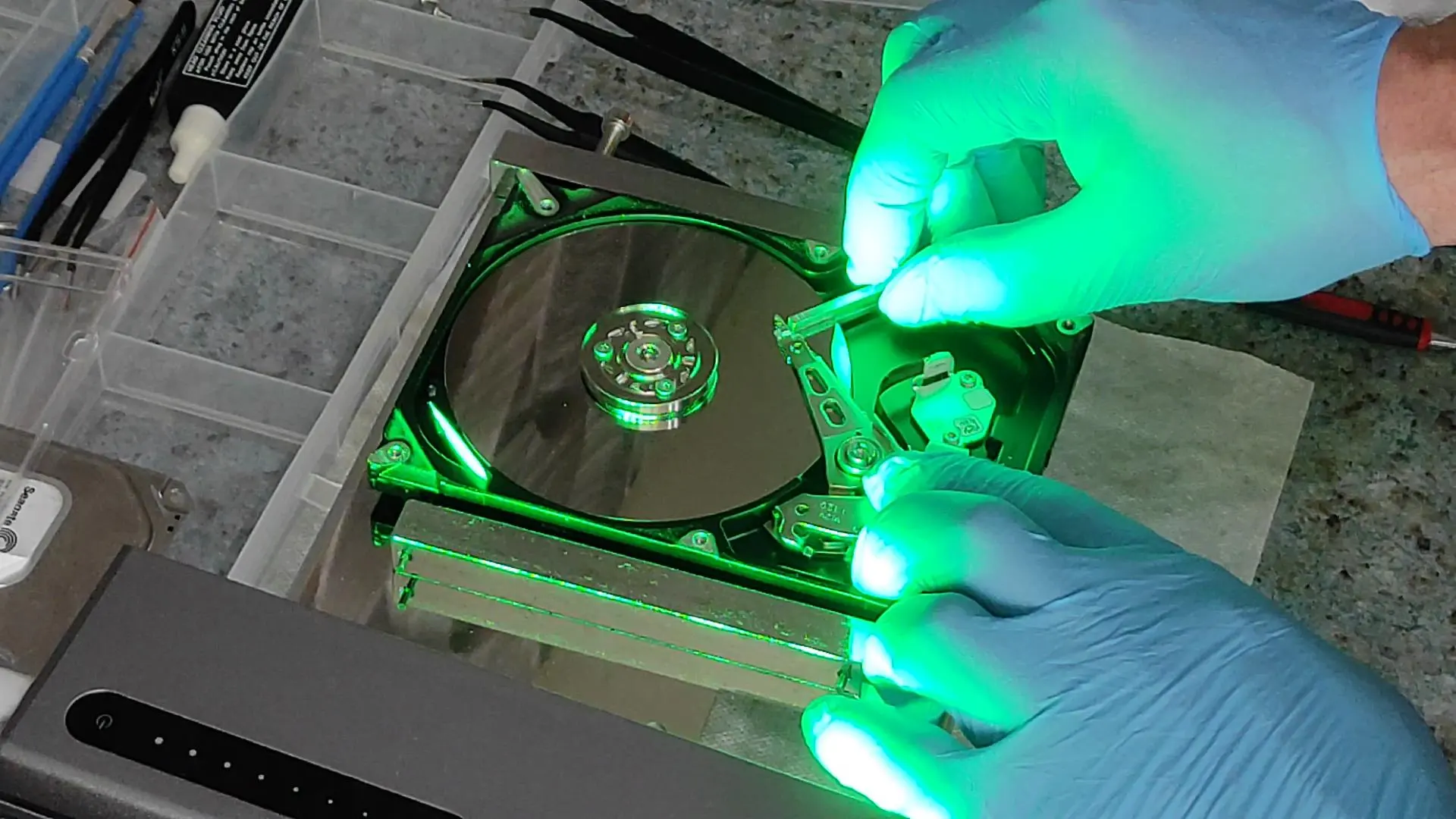 Используем специализированный инструмент при работе в бмг жестких дисков